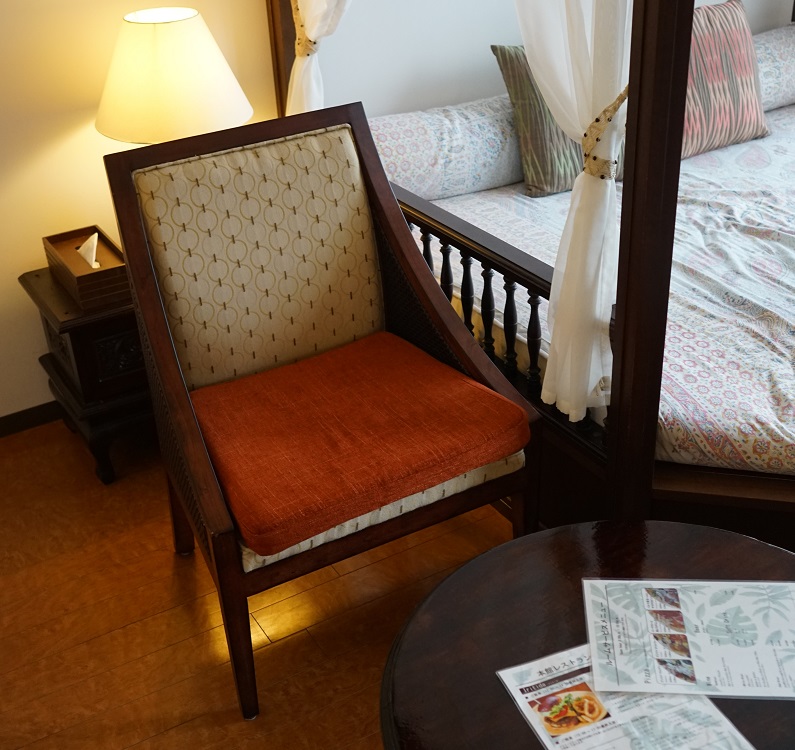 ホテルニラカナイ西表島 部屋の椅子